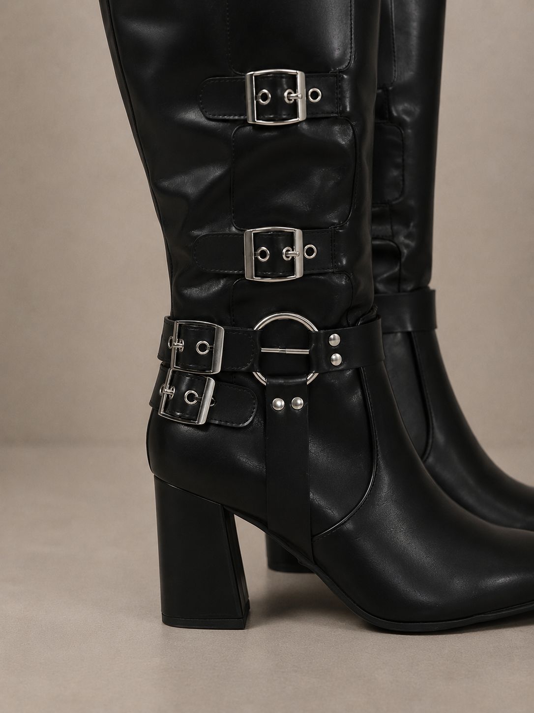 Bota Raven